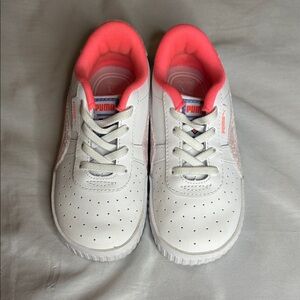 Puma Kids Sneakers in White and Pink